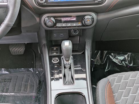 Used 2022 Nissan Kicks SR w/ Interior Electronics Package FWD image 20