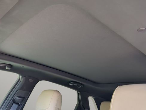 Used 2017 Cadillac XT5 Luxury w/ Driver Awareness Package image 43