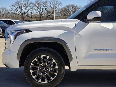 Used 2025 Toyota Tundra Limited w/ Power Package image 5