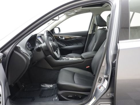 Used 2019 INFINITI Q50 Luxe w/ Essential Package (3.0T Luxe) AWD/4WD image 5