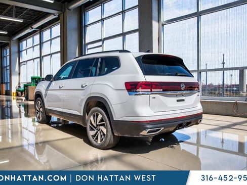 Used 2025 Volkswagen Atlas SE AWD/4WD image 24