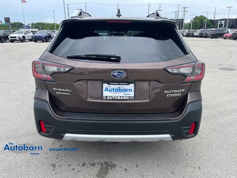 Used 2021 Subaru Outback Touring AWD/4WD image 4