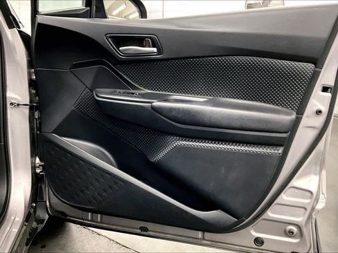 Used 2018 Toyota C-HR XLE image 17