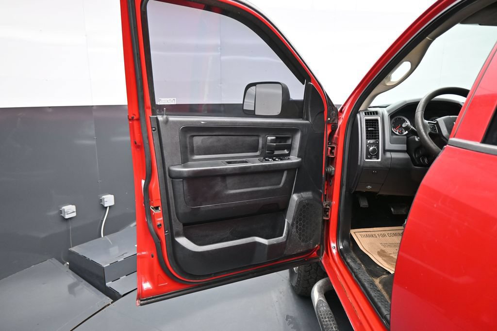 Used 2014 RAM 2500 Tradesman w/ Chrome Appearance Group AWD/4WD image 10