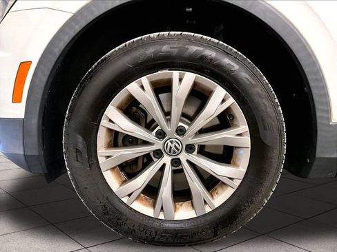 Used 2018 Volkswagen Tiguan SEL FWD image 8