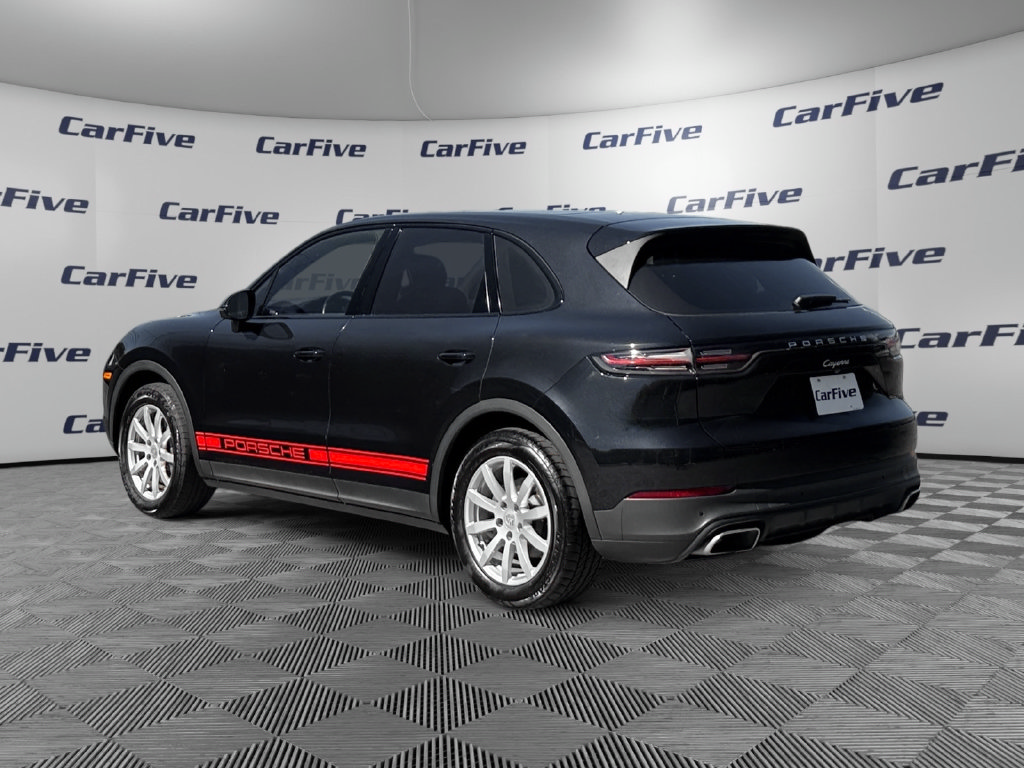Used 2022 Porsche Cayenne w/ Premium Package AWD/4WD image 3