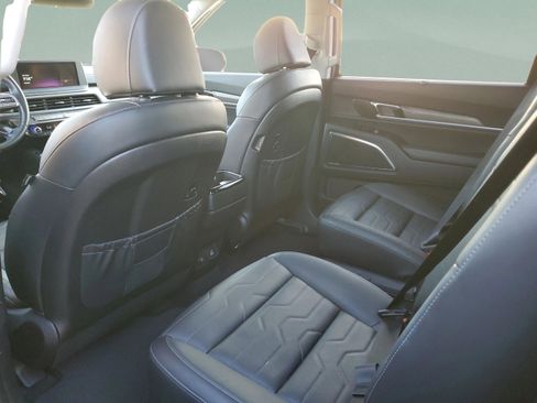 Used 2022 Kia Telluride SX w/ SX Prestige Package AWD/4WD image 6