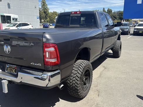 Used 2022 RAM 2500 Big Horn w/ Level C Equiment Group AWD/4WD image 2