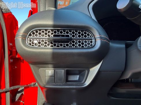 Used 2025 Honda HR-V Sport image 14