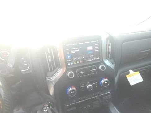 Used 2021 Chevrolet Silverado 1500 LT Trail Boss w/ Convenience Package II image 25