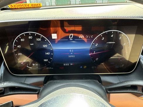 Used 2023 Mercedes-Benz GLC 300 4MATIC image 12