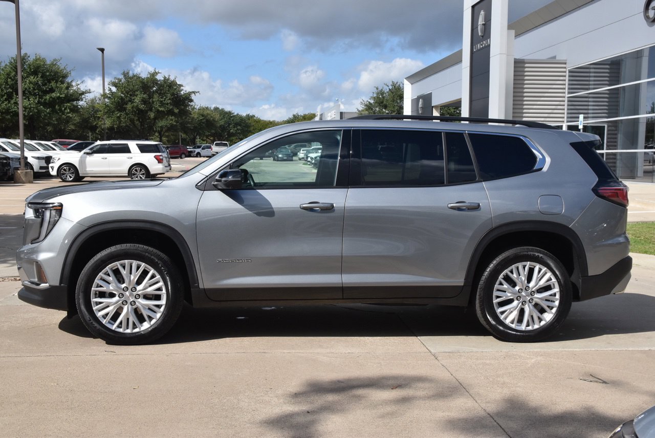 Used 2026 GMC Acadia Elevation w/ Elevation Premium Package FWD image 12