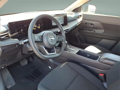 Used 2025 Nissan Kicks S AWD/4WD image 10