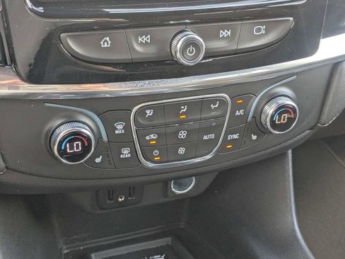 Used 2023 Chevrolet Traverse LT FWD image 24