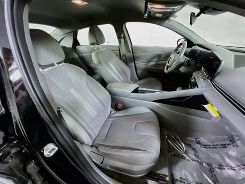 Used 2023 Hyundai Elantra SEL w/ Convenience Package FWD image 27