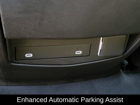 Used 2021 Cadillac Escalade ESV Premium Luxury AWD/4WD image 19