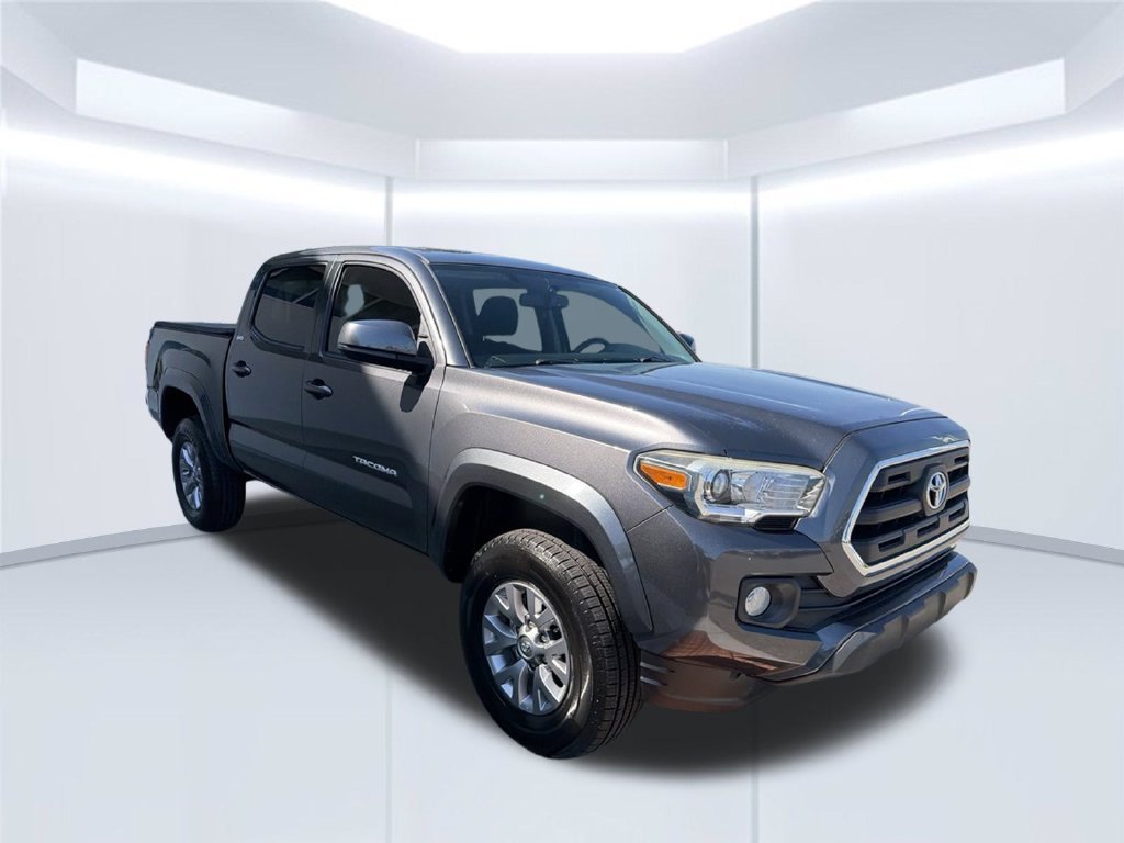 Used 2017 Toyota Tacoma SR5 w/ Tow Package RWD image 9
