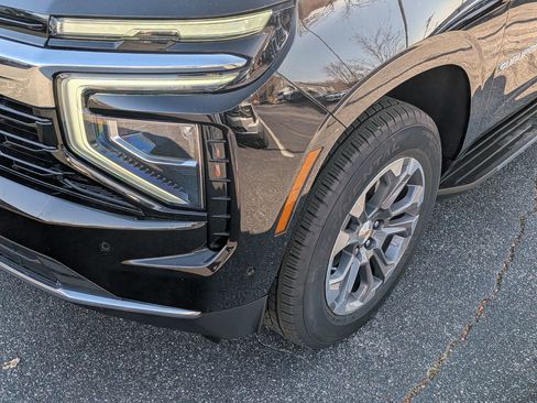 New 2026 Chevrolet Suburban LS image 10