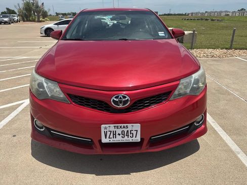 Used 2012 Toyota Camry SE FWD image 6