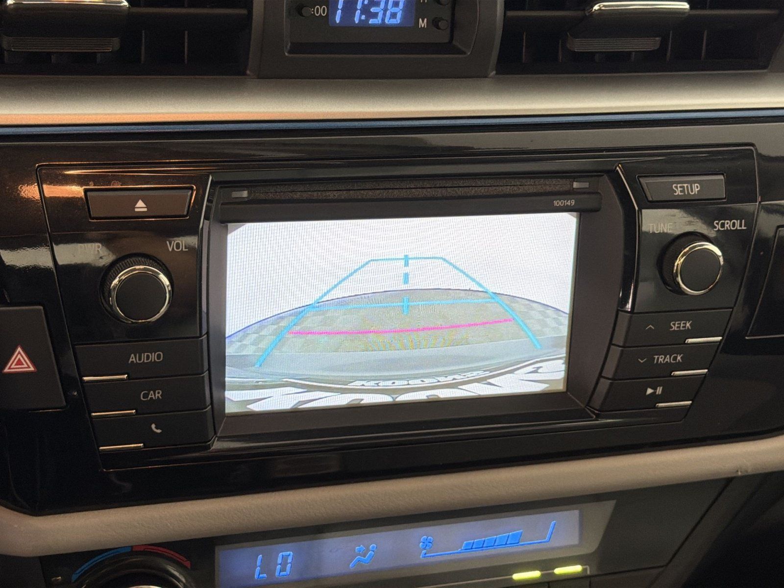 Used 2015 Toyota Corolla LE FWD image 18