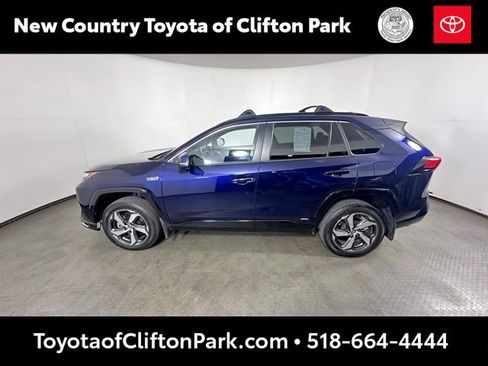 Used 2023 Toyota RAV4 SE image 6