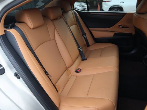 Used 2022 Lexus ES 350 w/ Premium Package image 23