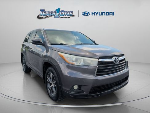 Used 2016 Toyota Highlander XLE AWD/4WD image 1