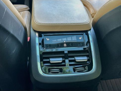 Used 2023 Volvo XC90 B6 Ultimate w/ Protection Package Premier AWD/4WD image 26