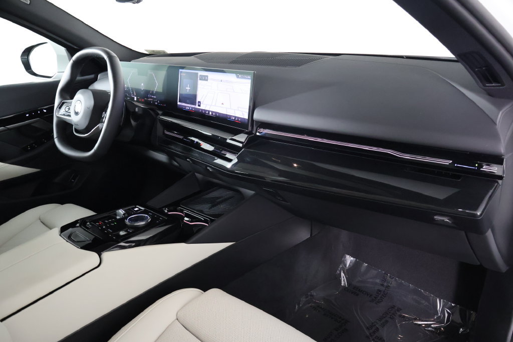 Certified 2026 BMW 530i w/ Premium Package RWD image 9