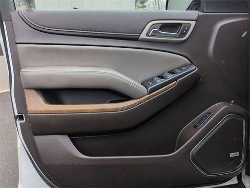 Used 2020 GMC Yukon Denali w/ Denali Premium Package image 23