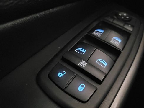 Used 2020 Jeep Cherokee Limited image 27