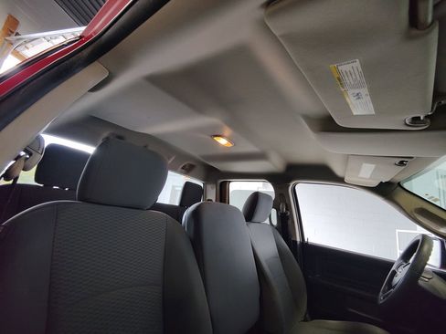 Used 2018 RAM 1500 Express image 12