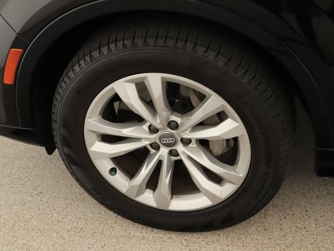 Used 2019 Audi Q7 3.0T Premium Plus w/ Premium Plus Package AWD/4WD image 32