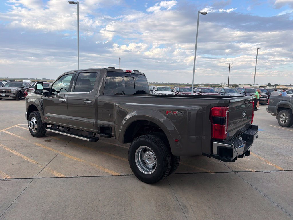 New 2027 Ford F350 Lariat w/ Lariat Premium Package AWD/4WD image 5
