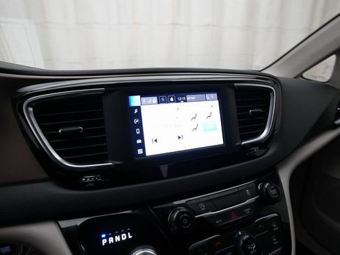 Used 2024 Chrysler Voyager LX image 6