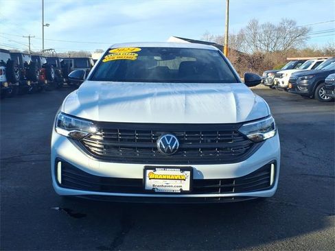 Used 2024 Volkswagen Jetta Sport image 8