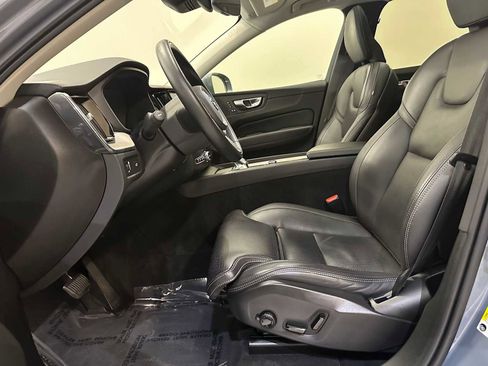 Used 2022 Volvo XC60 B6 Inscription w/ Climate Package image 22