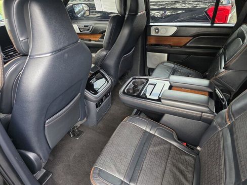 Used 2022 Lincoln Navigator Black Label image 16