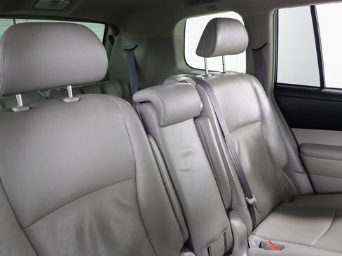 Used 2012 Toyota Highlander Limited AWD/4WD image 31