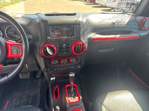 Used 2018 Jeep Wrangler Unlimited Rubicon w/ Dual Top Group AWD/4WD image 10