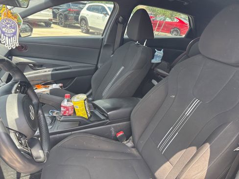 Used 2025 Hyundai Elantra Sport FWD image 23