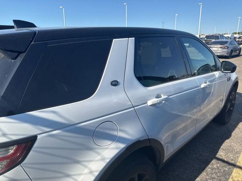 Used 2019 Land Rover Discovery Sport HSE AWD/4WD image 23