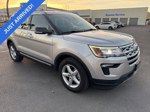 Used 2018 Ford Explorer XLT w/ Equipment Group 201A image 2