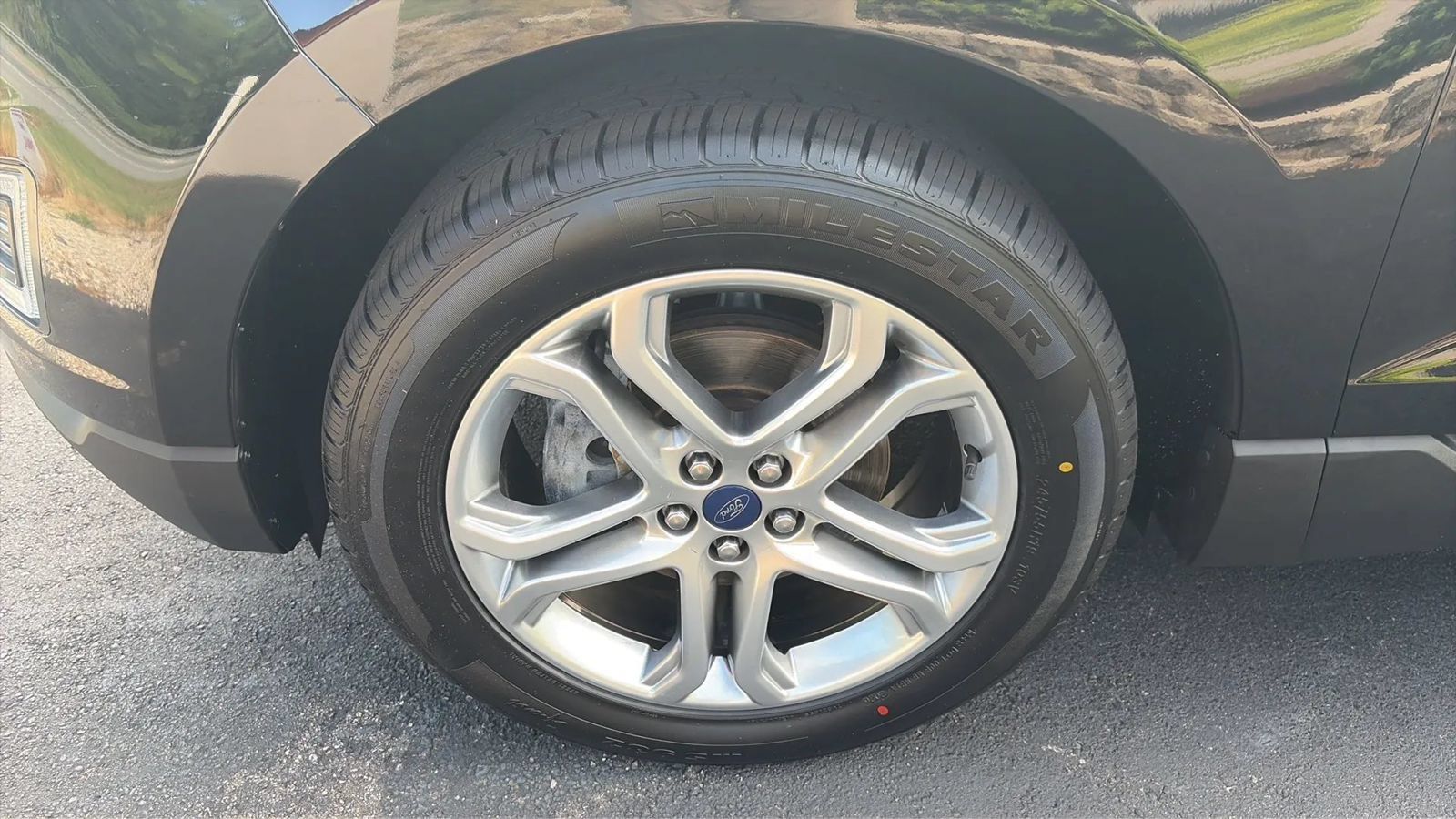 Used 2018 Ford Edge Titanium w/ Equipment Group 301A FWD image 25