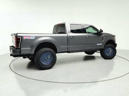 Used 2022 Ford F250 Platinum AWD/4WD image 6