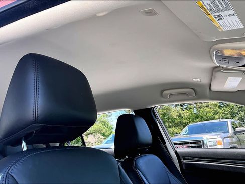 Used 2023 Chrysler 300 Touring L RWD image 13