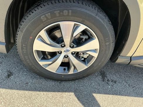 Used 2025 Subaru Ascent Premium AWD/4WD image 9