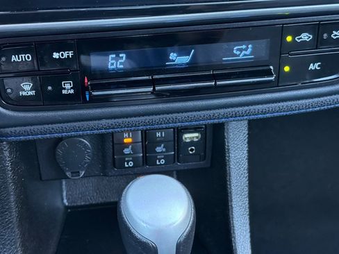 Used 2018 Toyota Corolla XSE w/ Carpet Mat Package (TMS) image 18