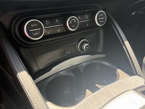 Used 2023 Alfa Romeo Stelvio Sprint RWD image 27
