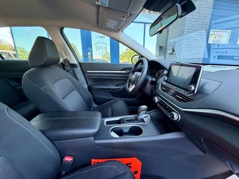 Used 2022 Nissan Altima 2.5 SV FWD image 26